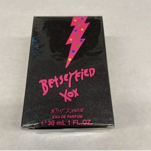 Betsey Johnson Betseyfied XOX Perfume Spray 1oz Ne